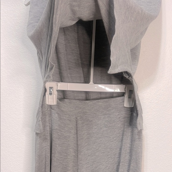 CAbi Summer Jumpsuit Gray Sleeveless Size Medium PTP 20” EUC - Picture 11 of 12